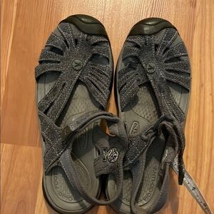 KEEN Rose Sandal Women's Gargoyle/Raven Gray Shoes Outdoor Hiking Watershoes